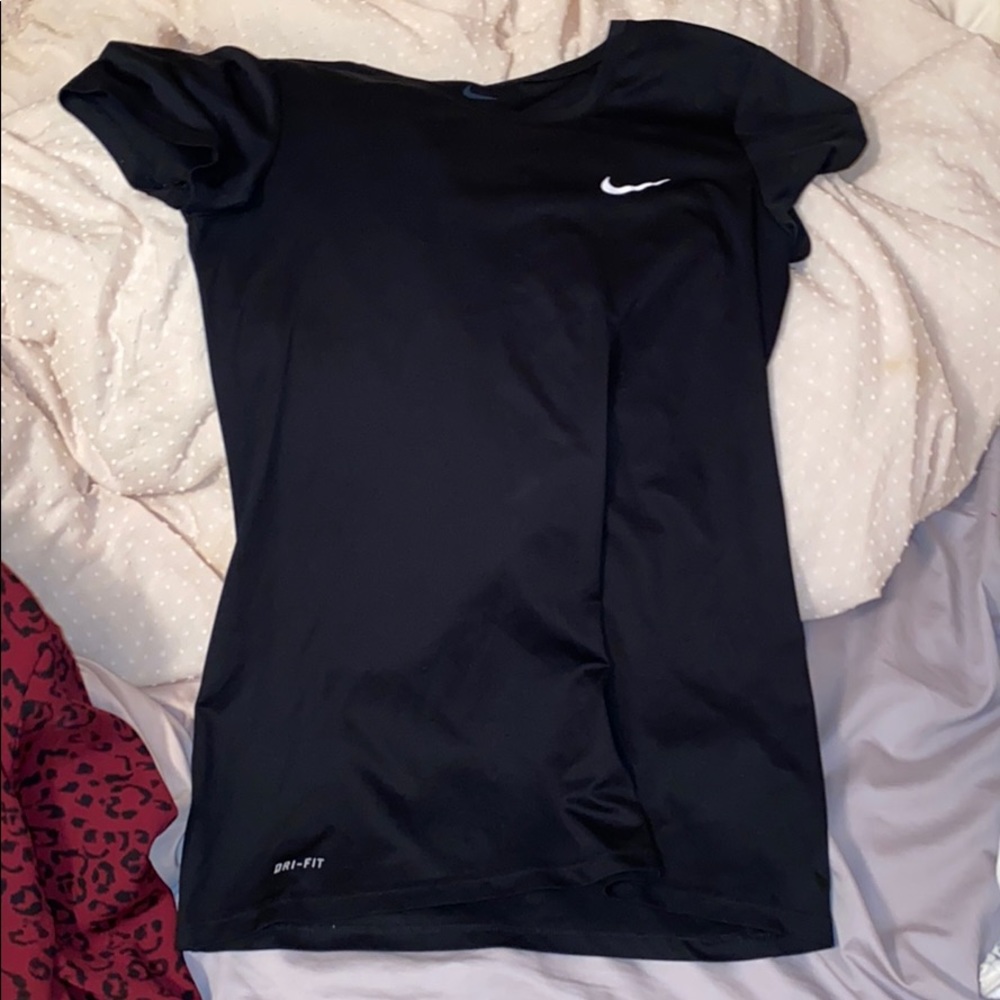 Black dri- fit workout top
